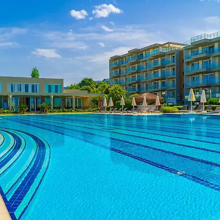 Maxima Paradise Station touristique 4*